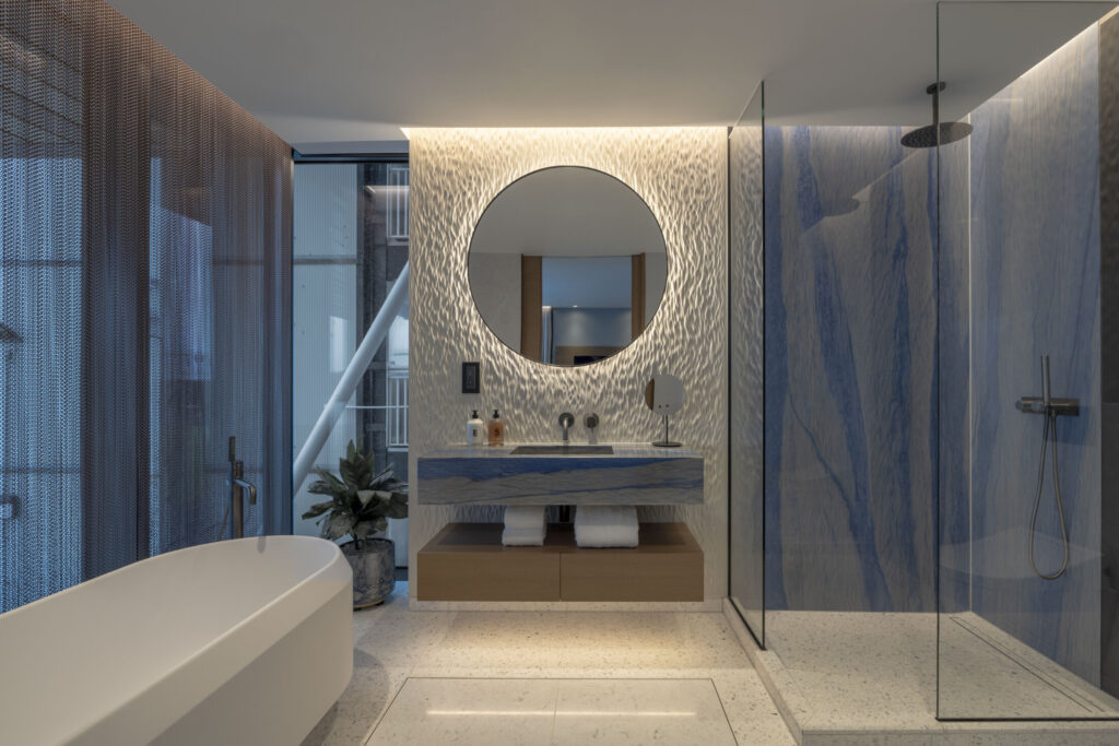 River Room Bathroom 101