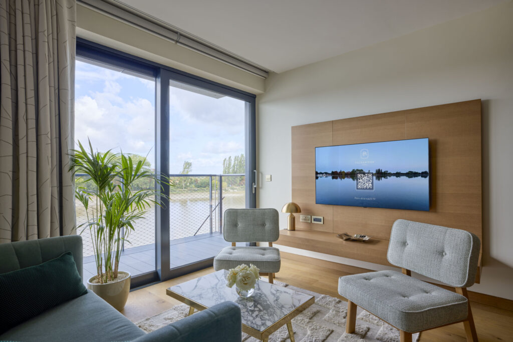 Emerald Junior Suite Living Room TV