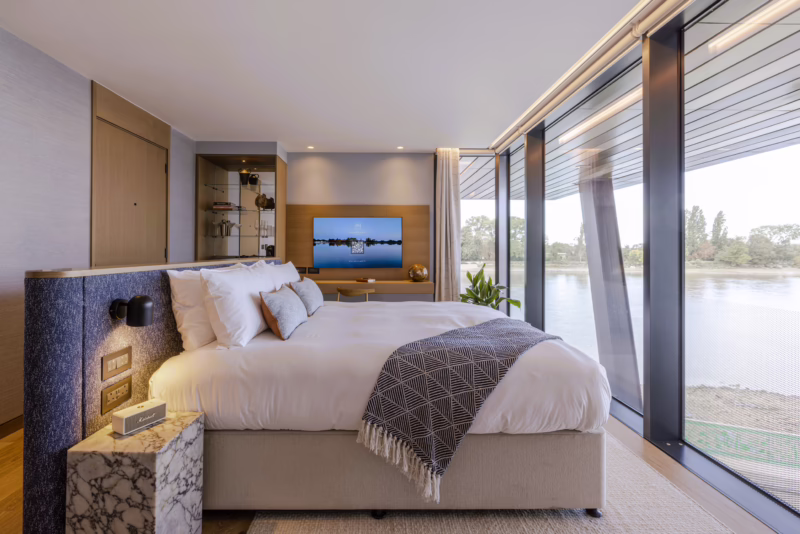 hotel bedroom at fulham pier hotel